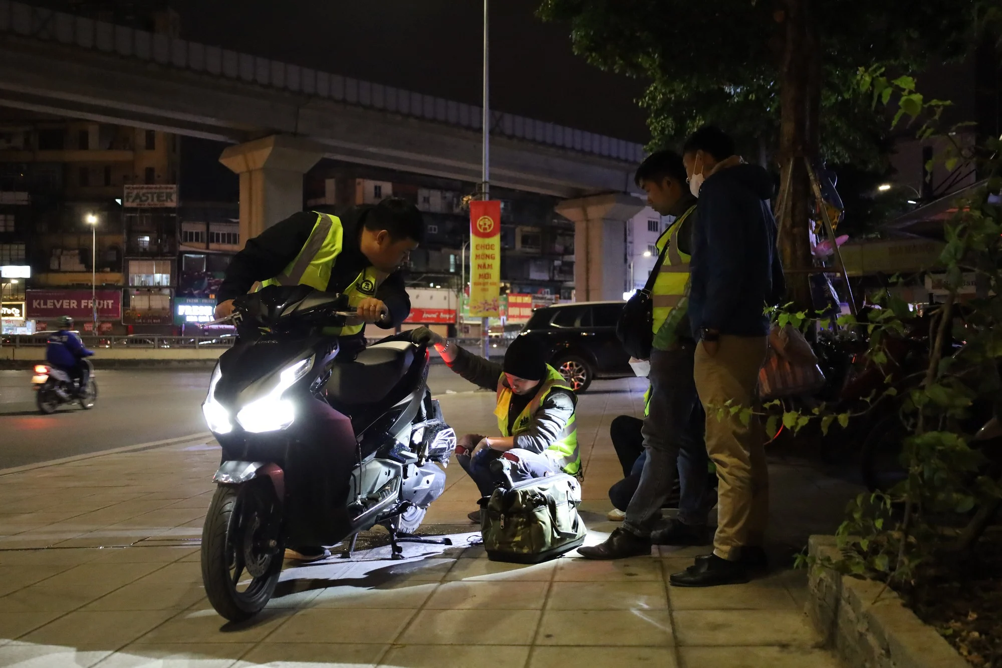 cứu hộ xe máy tại hai bà trưng